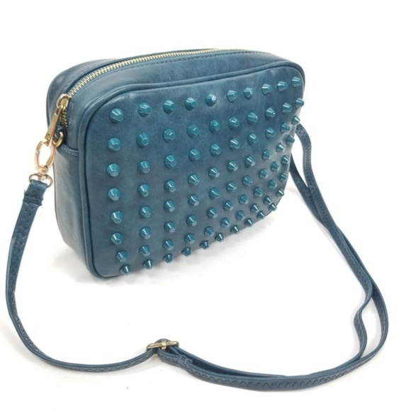 Hammered Stud front cross body rectangle bag - Picture 2 of 8